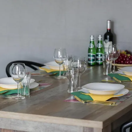 Serbska 2 Miejsca Parkingowe By Renters * Poznań